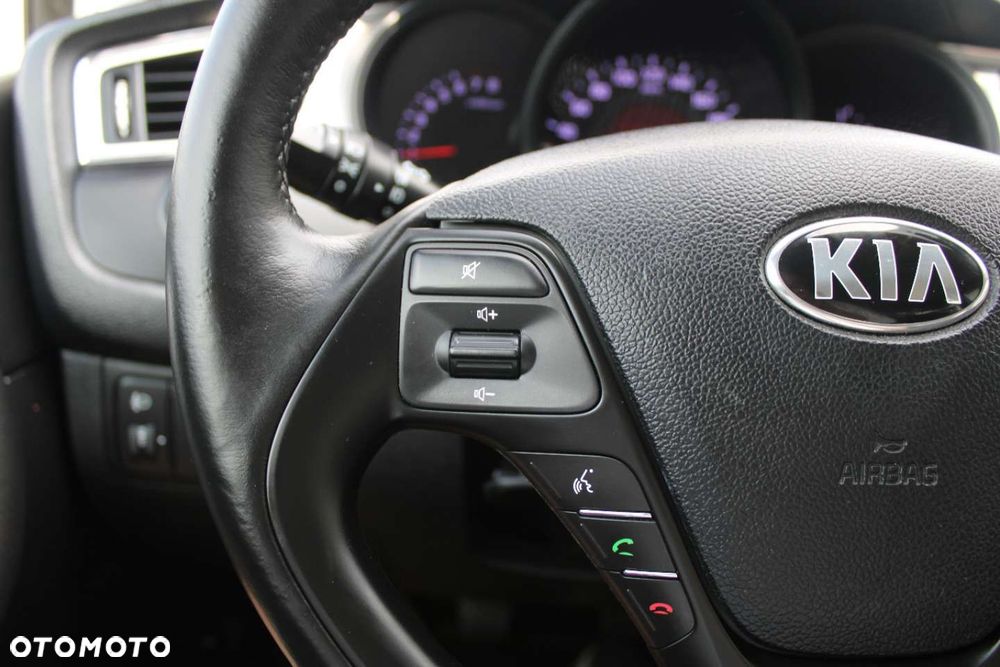 Kia Ceed - 31