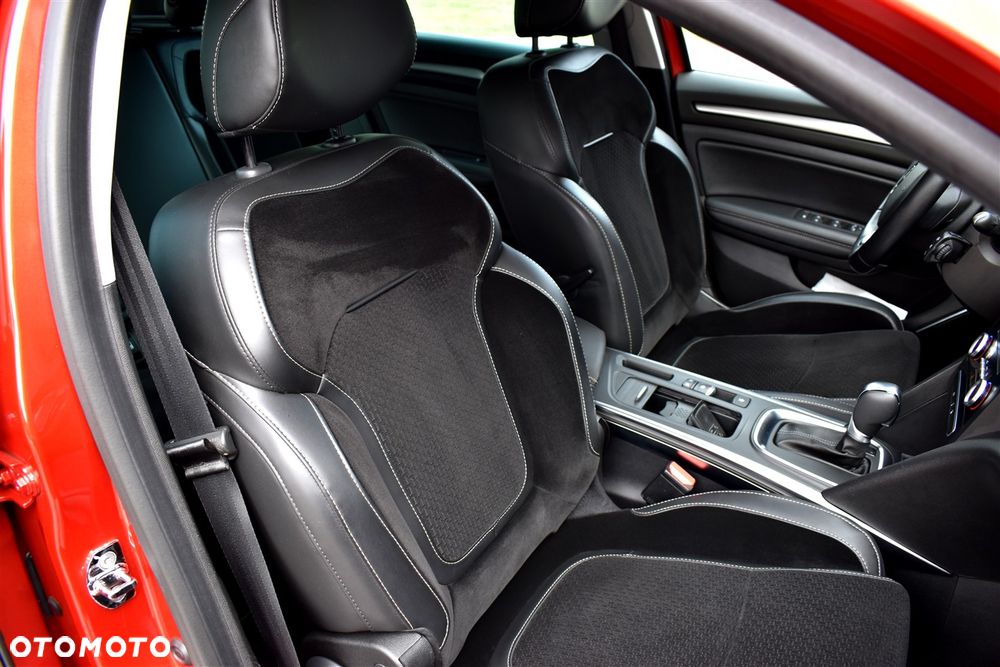 Renault Megane ENERGY TCe 130 EDC BOSE EDITION - 20