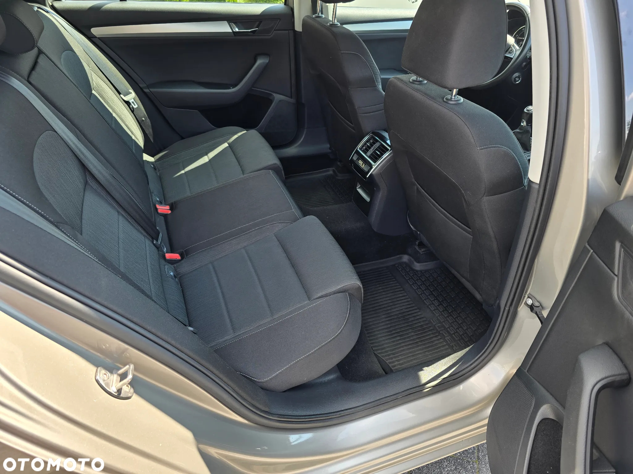 Skoda Superb 2.0 TDI Ambition - 9