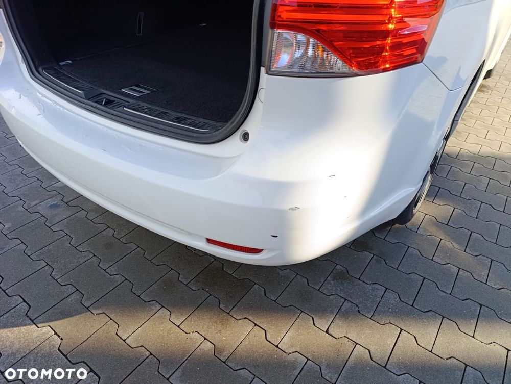 Toyota Avensis - 11