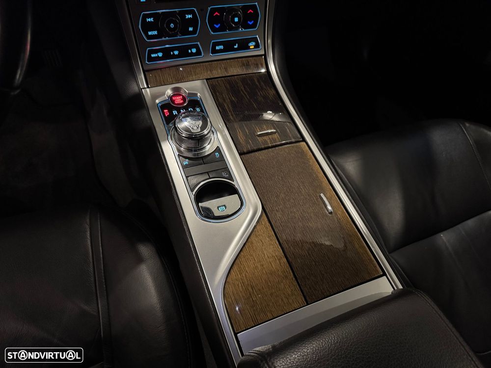 Jaguar XF Sportbrake 2.2 D Premium Luxury - 36