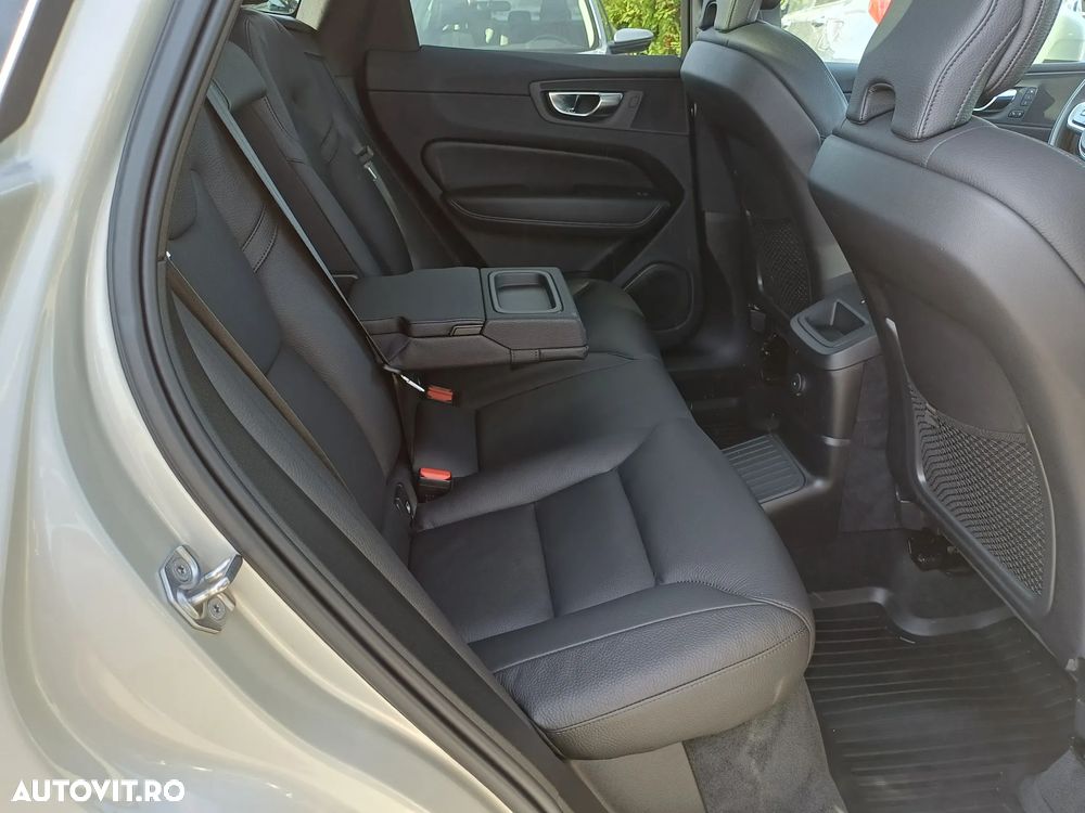 Volvo XC 60 Recharge T8 Twin Engine eAWD Inscription - 16