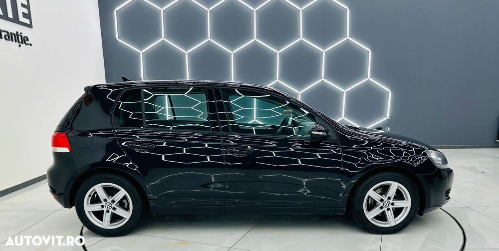 Volkswagen Golf 1.6 TDI DPF BlueMotion - 31