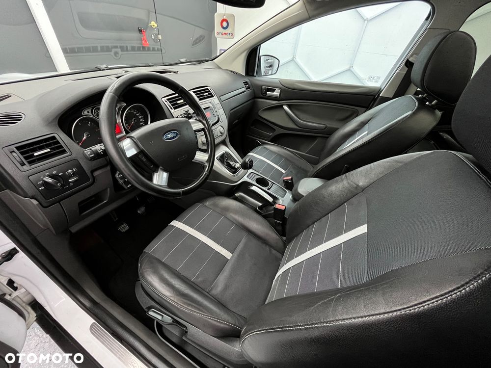 Ford Kuga - 18