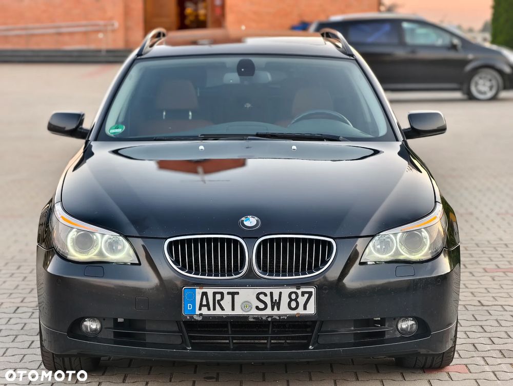 BMW Seria 5 525i Touring - 22