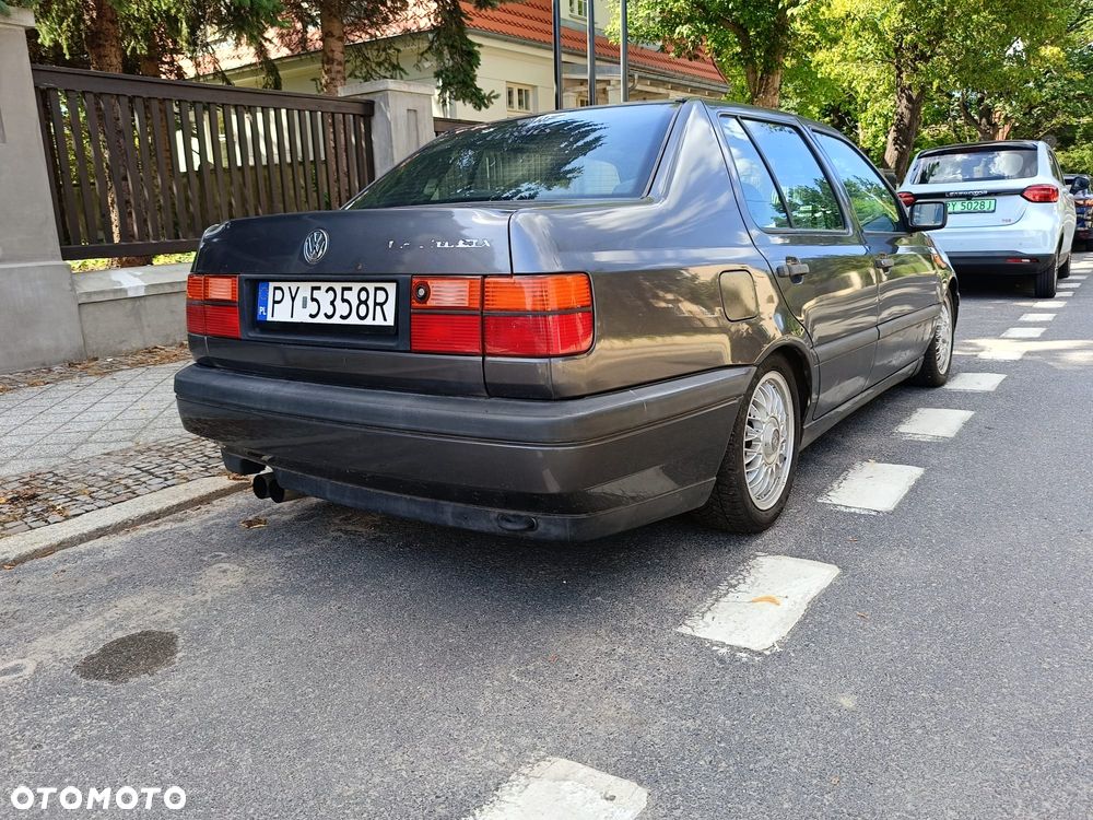 Volkswagen Vento - 3