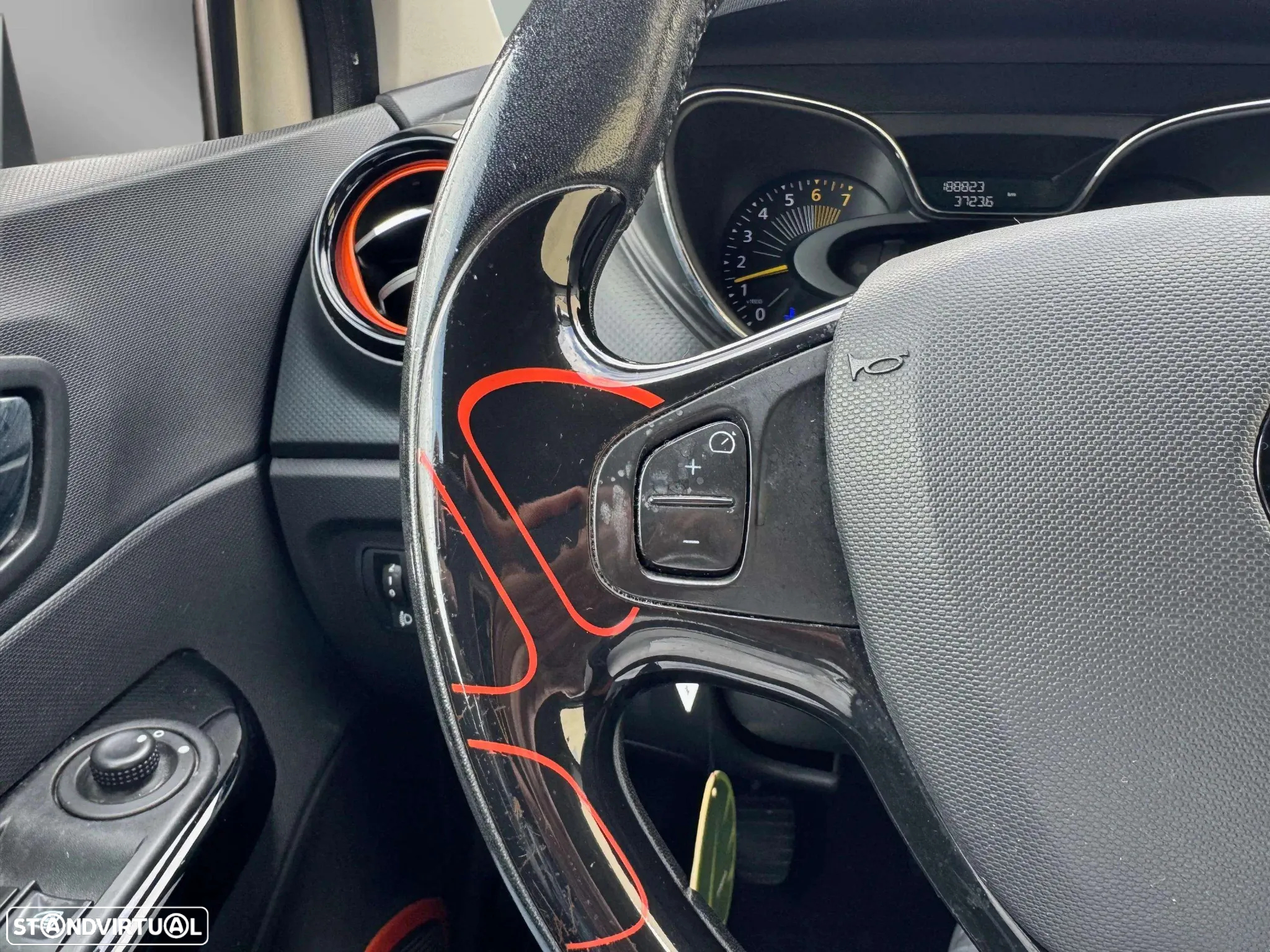 Renault Captur 1.0 TCe Exclusive Bi-Fuel - 12