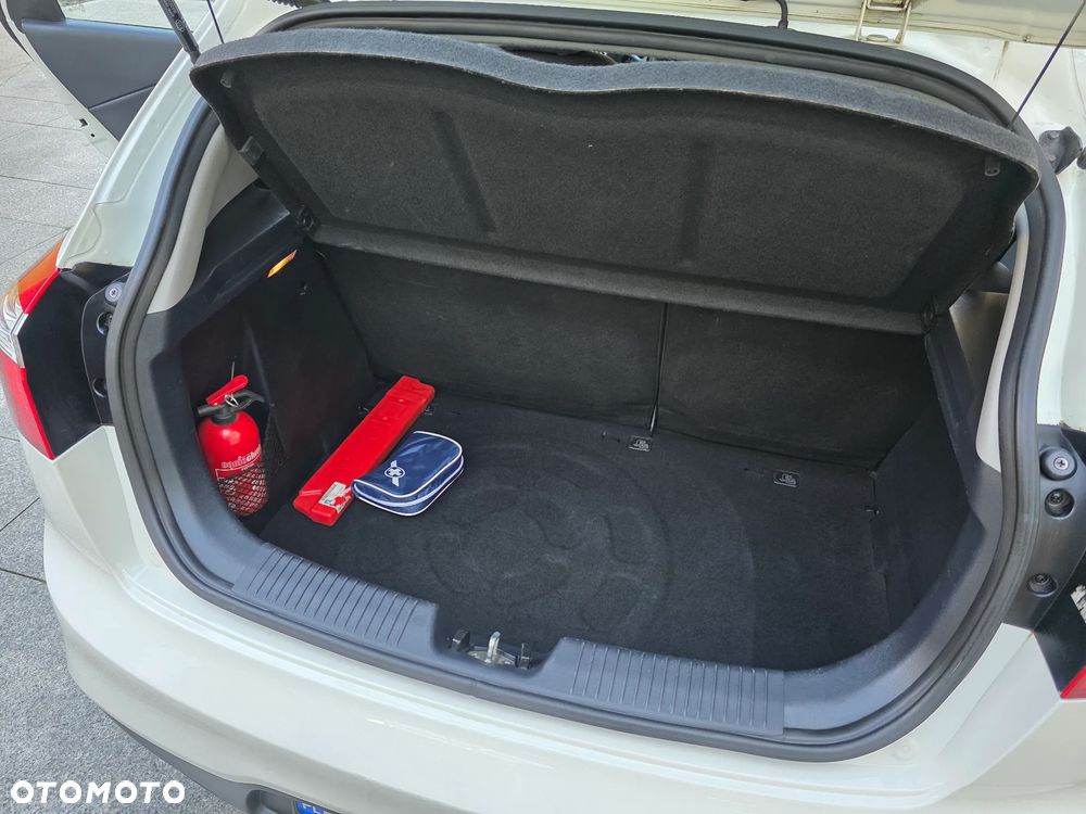 Kia Rio - 35