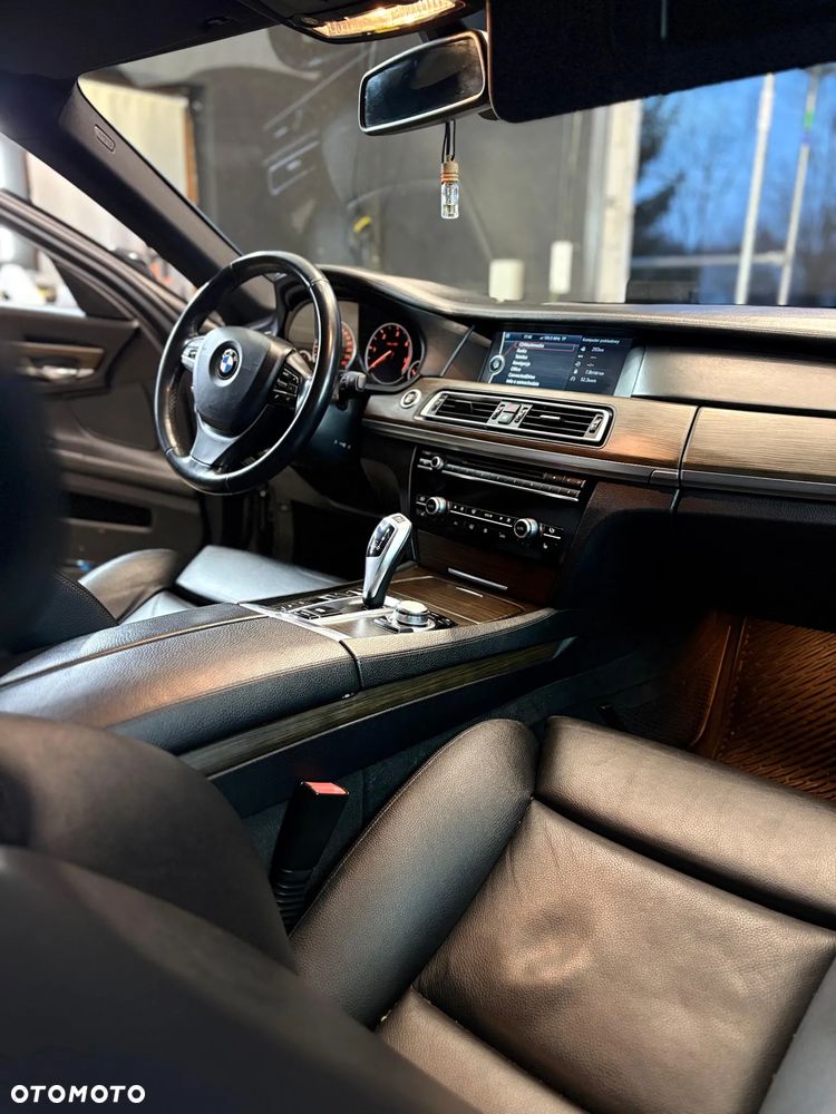 BMW Seria 7 730d L - 22