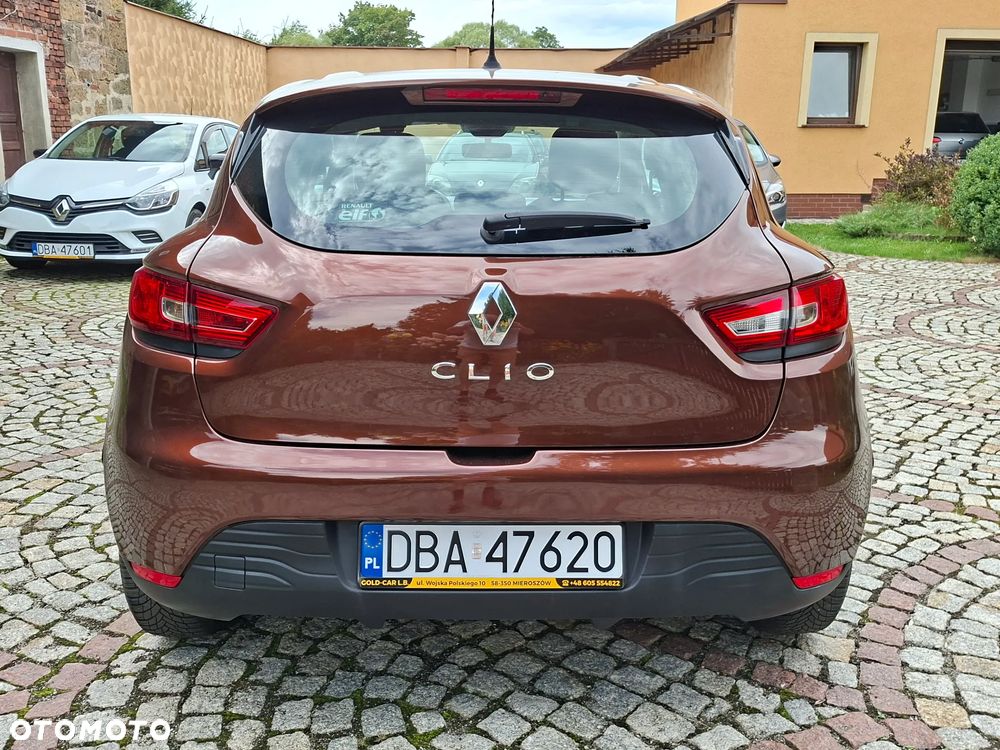 Renault Clio 1.2 16V 75 Life - 10