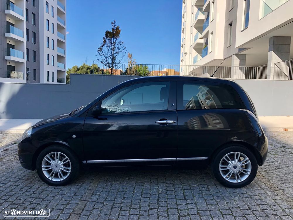 Lancia Ypsilon 1.2 8v Oro - 2