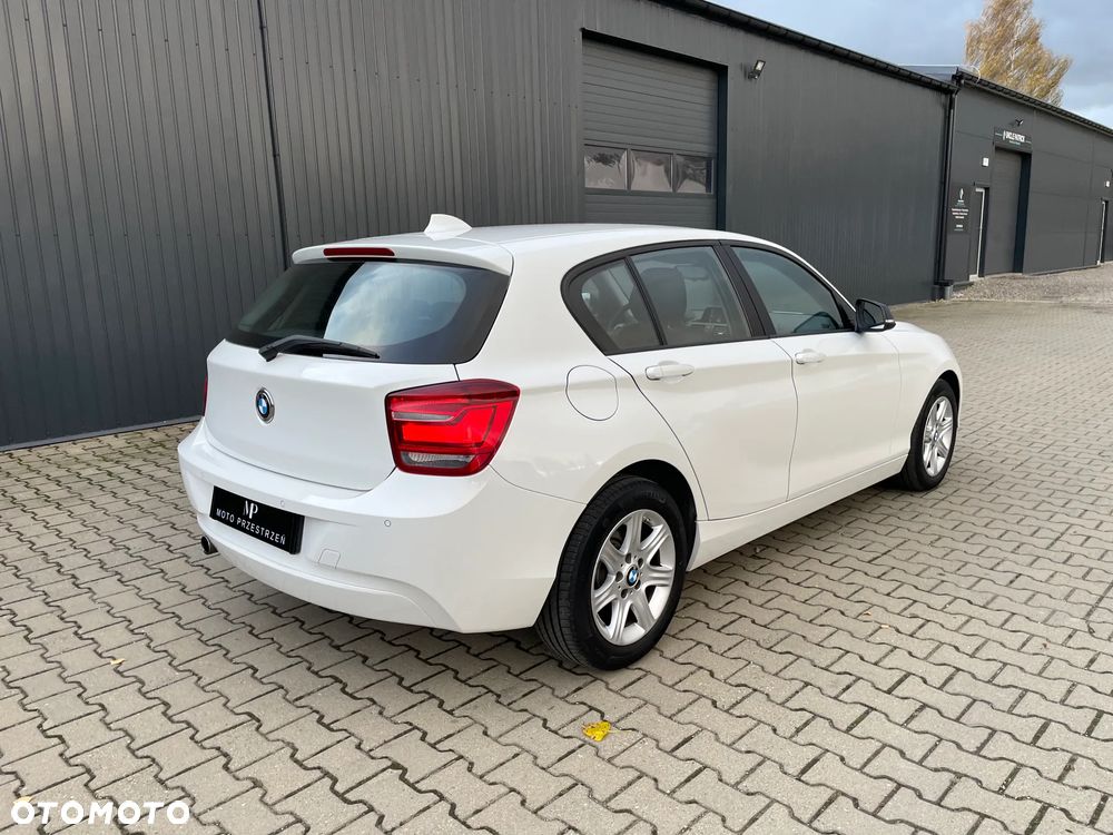 BMW Seria 1 116i - 23