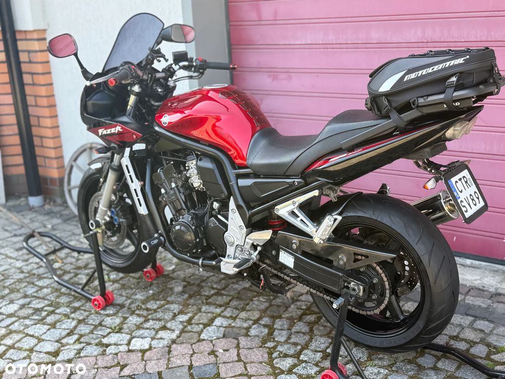 Yamaha FZS - 6