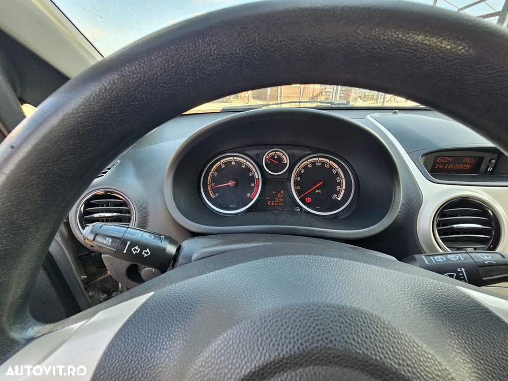 Opel Corsa 1.2i Cosmo - 14