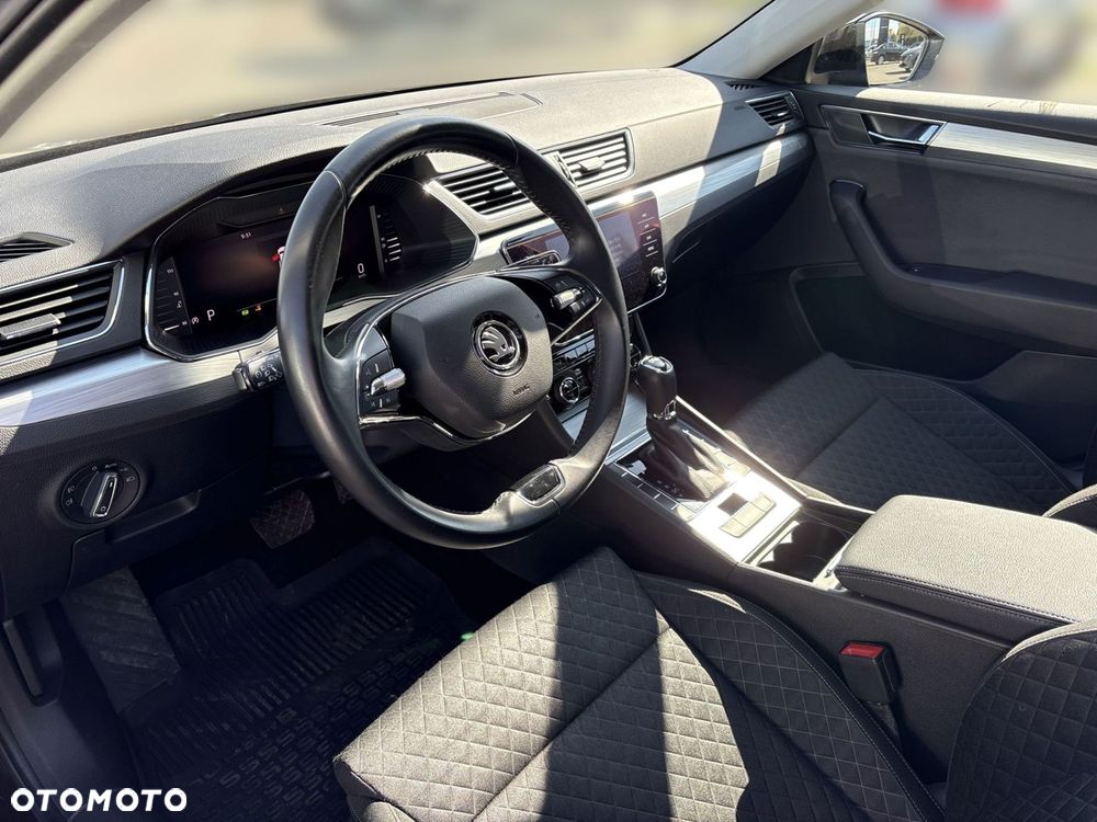 Skoda Superb 2.0 TDI SCR Ambition DSG - 9