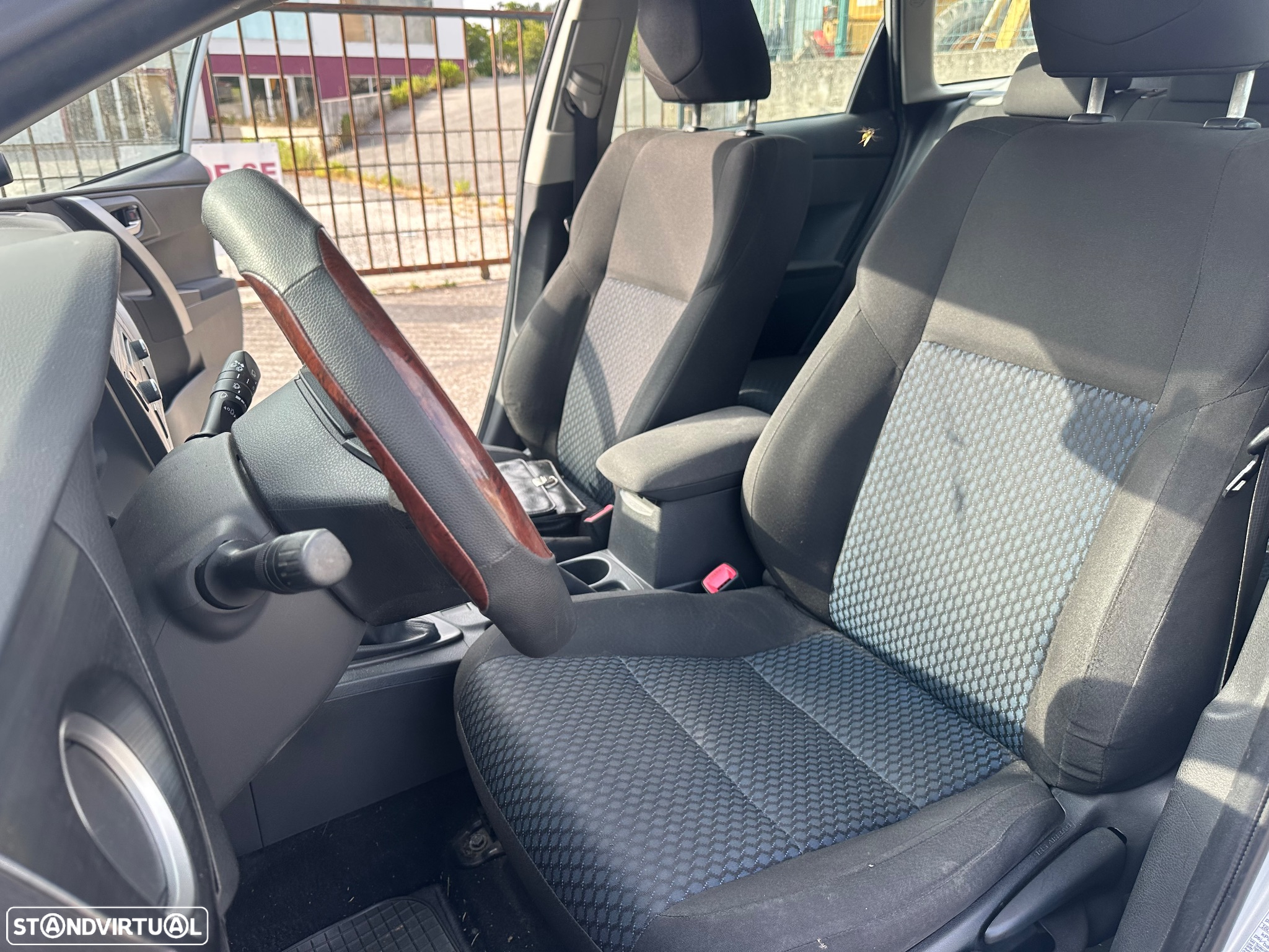 Toyota Auris Touring Sports 1.4 D-4D Com+P.Sport - 13