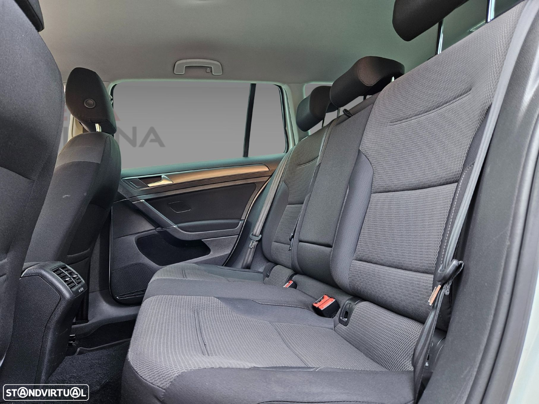 VW Golf Variant 1.6 TDi Confortline - 32