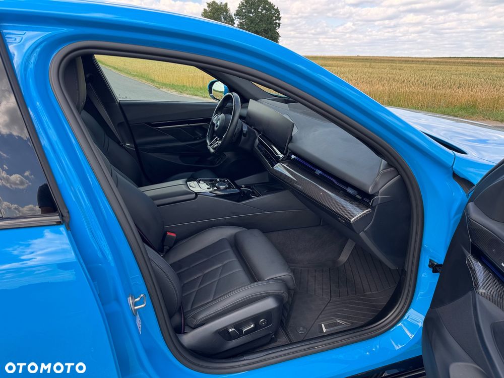 BMW Seria 5 520d xDrive mHEV - 13