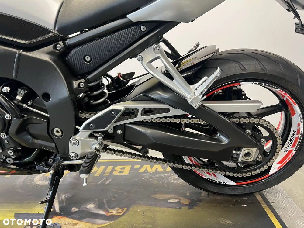 Yamaha FZ - 15