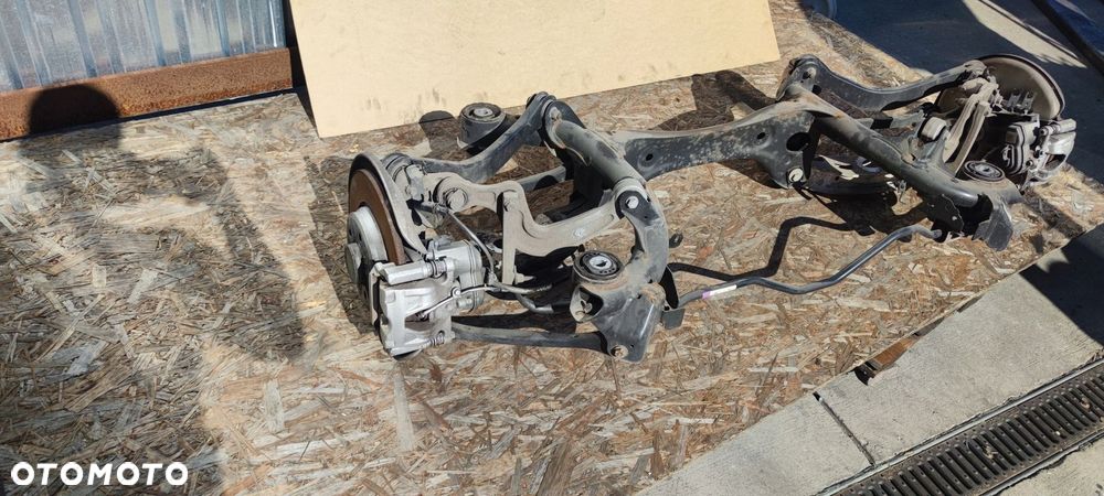 SANKI WÓZEK TYŁ KOMPLET AUDI A4 B9 A5 8W0505235S - 3
