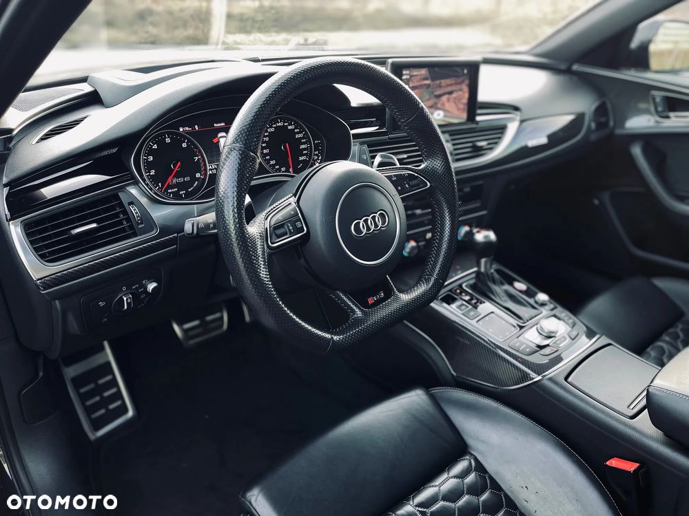 Audi RS6 Avant Standard - 12