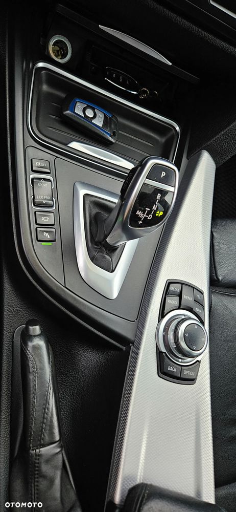 BMW Seria 3 320d xDrive Sport-Aut Luxury Line - 18