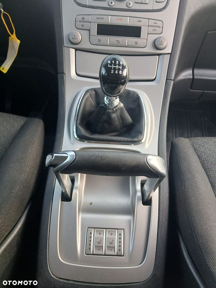 Ford Galaxy 2.0 TDCi DPF Ghia - 10