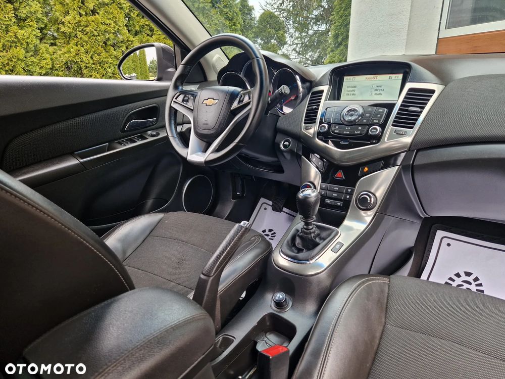 Chevrolet Cruze - 24