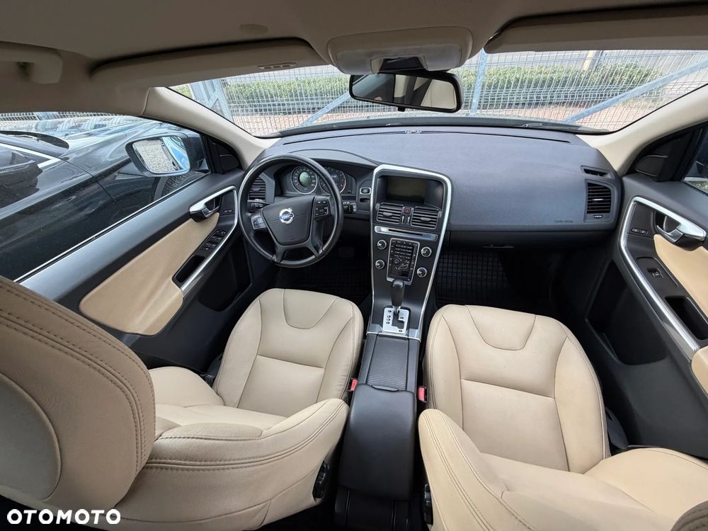 Volvo XC 60 T5 Powershift Momentum - 6