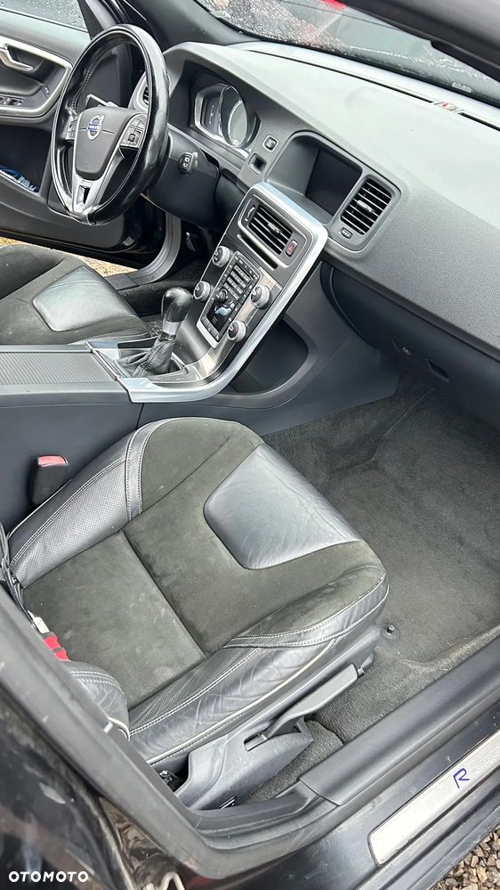 Volvo V60 D2 R-Design - 5