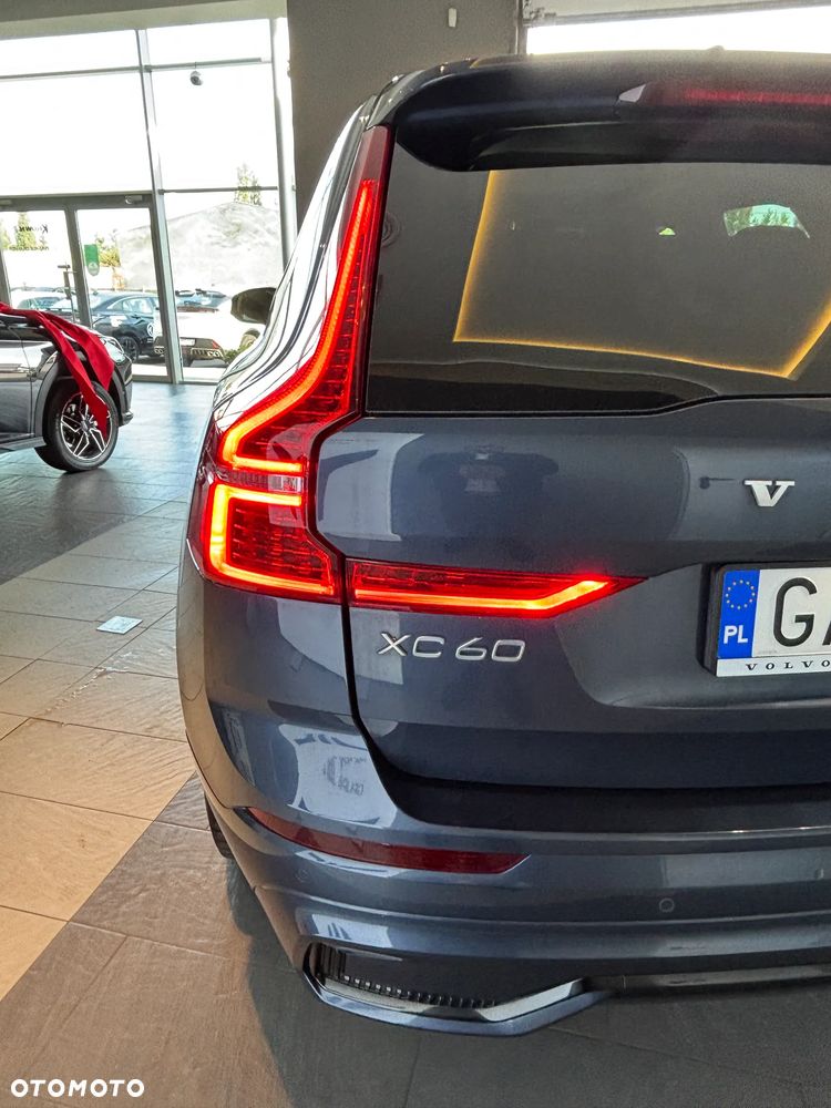 Volvo XC 60 B4 D AWD R-Design - 8