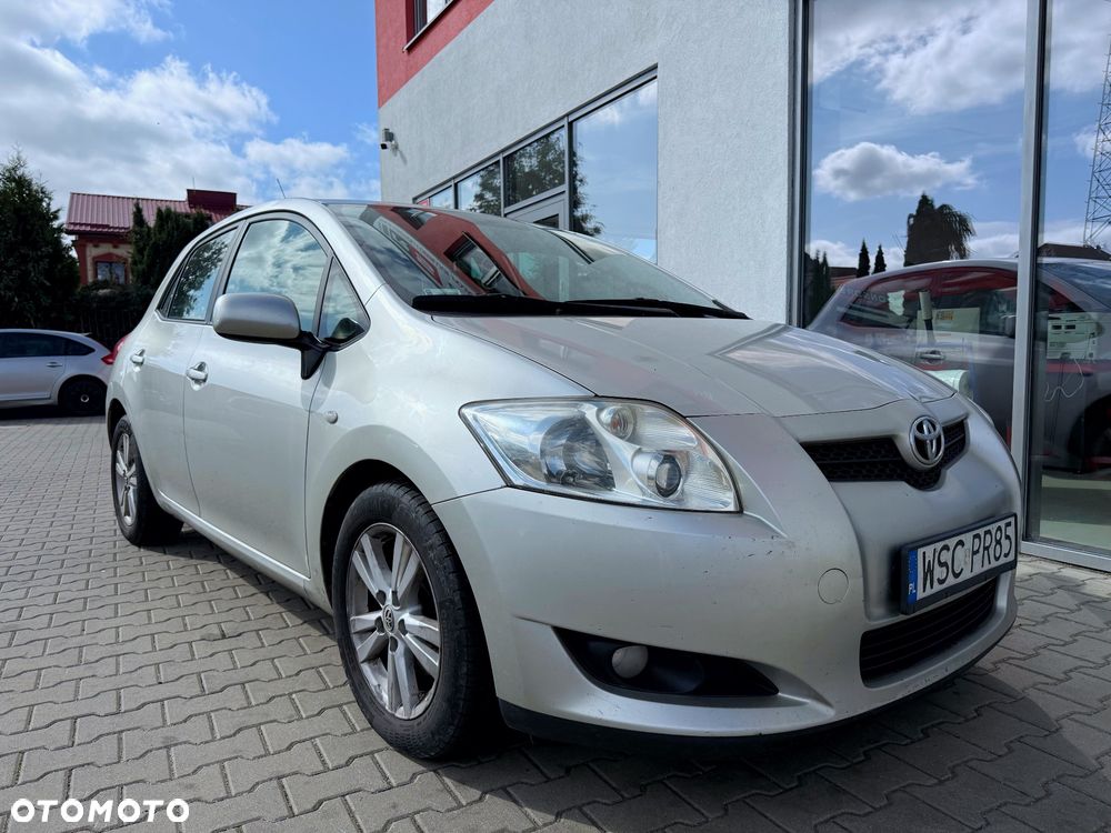 Toyota Auris 2.0 D-4D Luna - 1