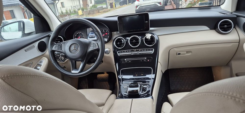 Mercedes-Benz GLC - 17