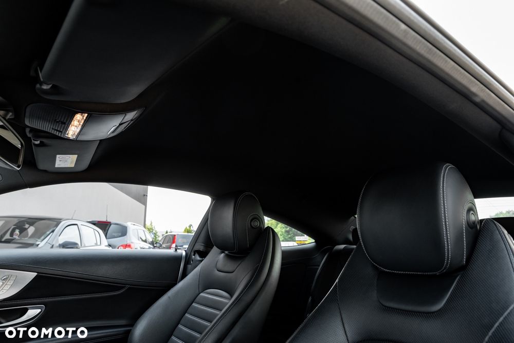 Mercedes-Benz Klasa C 300 9G-TRONIC AMG Line - 39