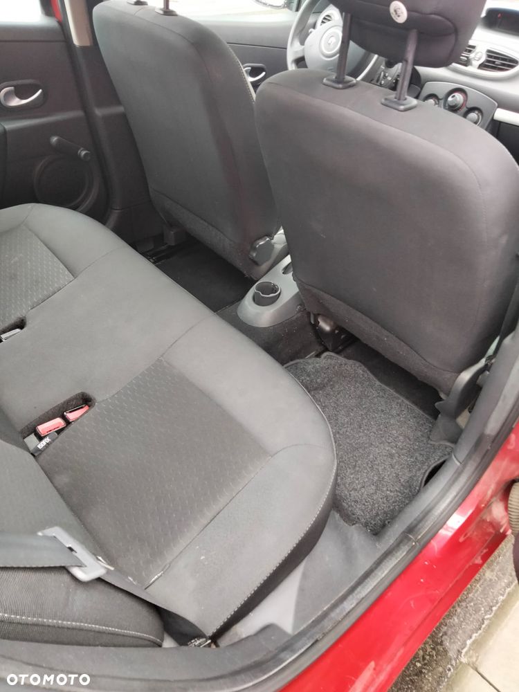 Renault Clio 1.2 16V Alize - 7