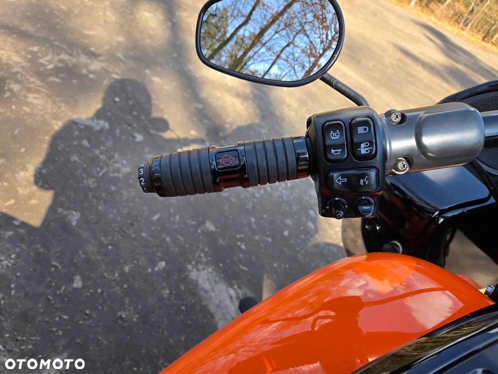 Harley-Davidson Touring Road Glide - 10