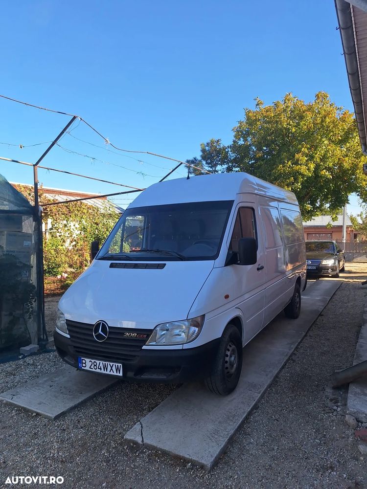 Mercedes-Benz Sprinter - 8