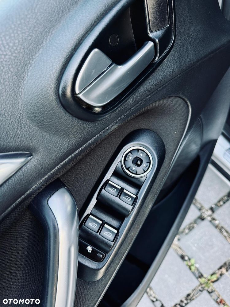 Ford S-Max - 12