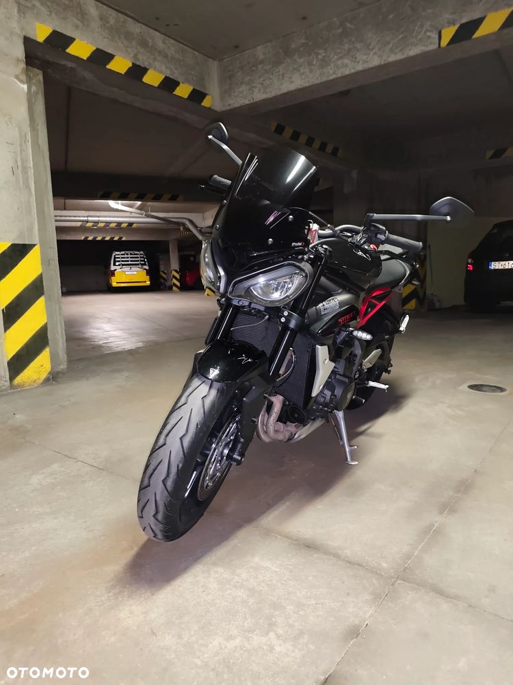 Triumph Street Triple - 2