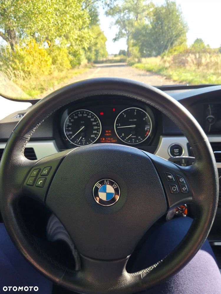 BMW Seria 3 - 24