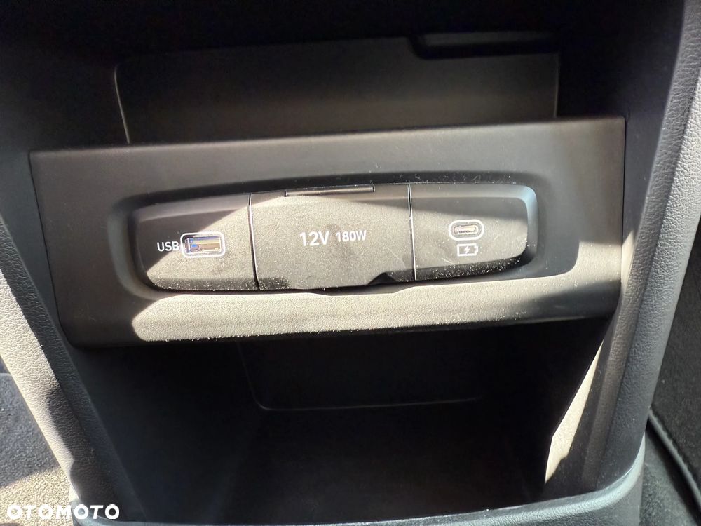 Hyundai Staria 1.6 T-GDI HEV Smart VIP - 18