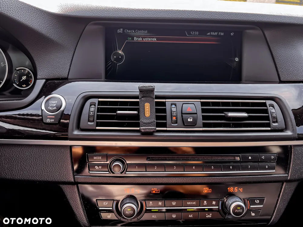 BMW Seria 5 530d xDrive - 33