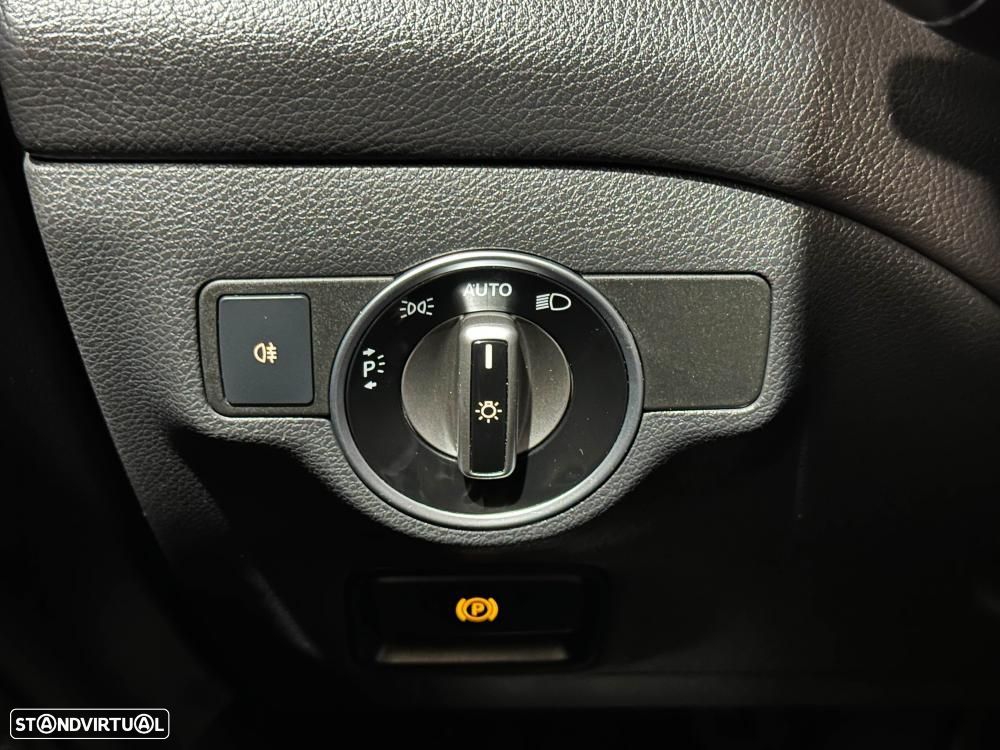 Mercedes-Benz CLA 220 CDI AMG Line Aut. - 42