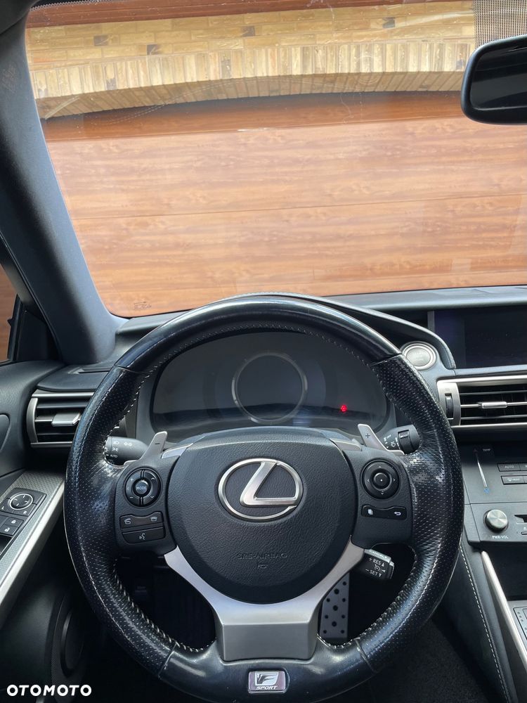 Lexus IS 200t F Sport - 26