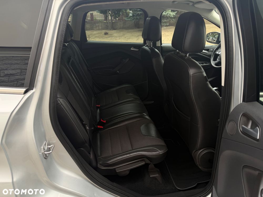 Ford Kuga 1.5 EcoBoost 2x4 Titanium - 23