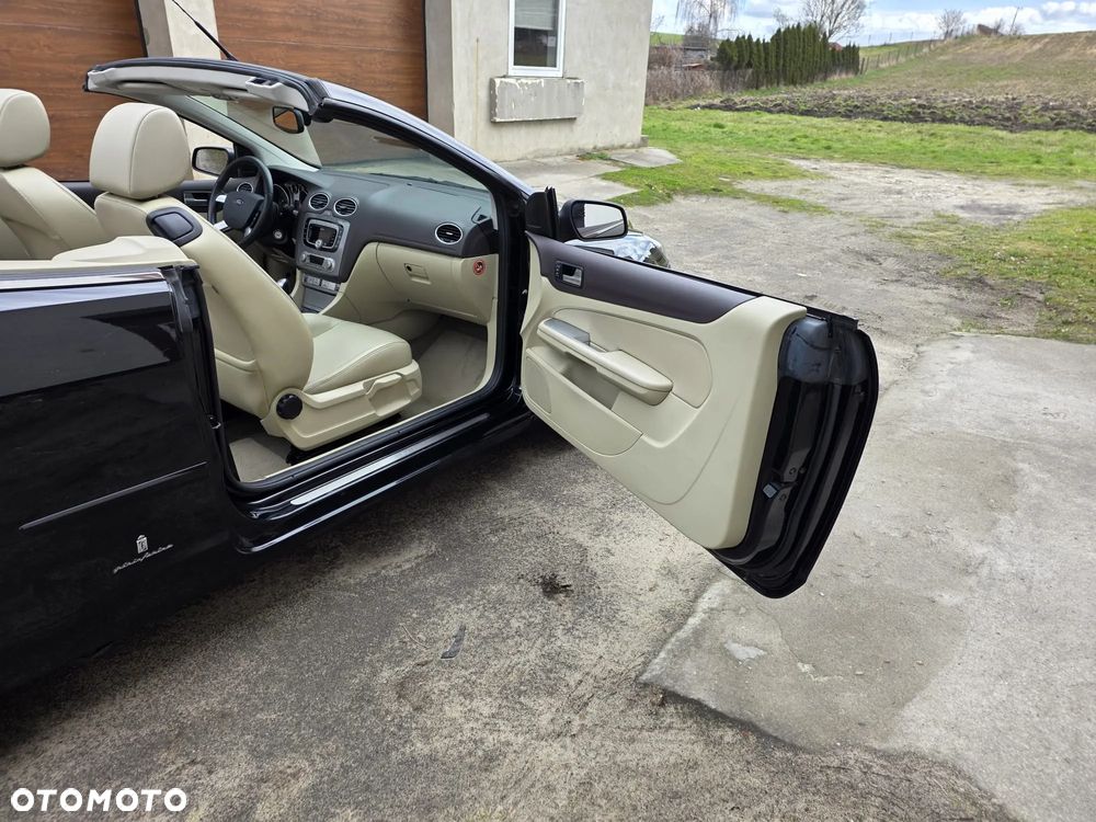 Ford Focus 2.0 16V Titanium - 14