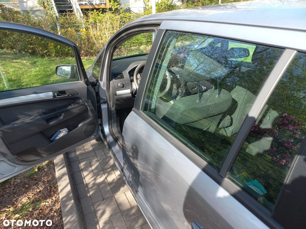 Opel Zafira 1.8 Essentia - 9