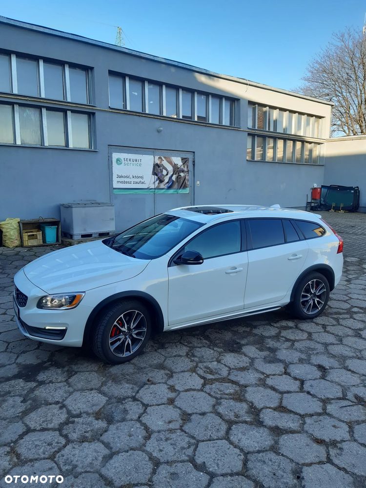Volvo V60 Cross Country - 9