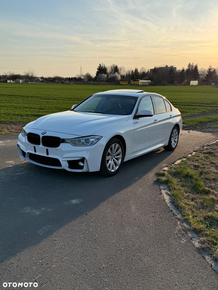 BMW Seria 3 335i xDrive Edition Sport - 10