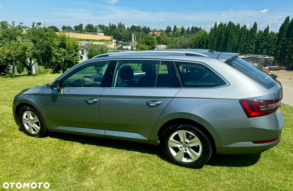 Skoda Superb 2.0 TDI Ambition - 11